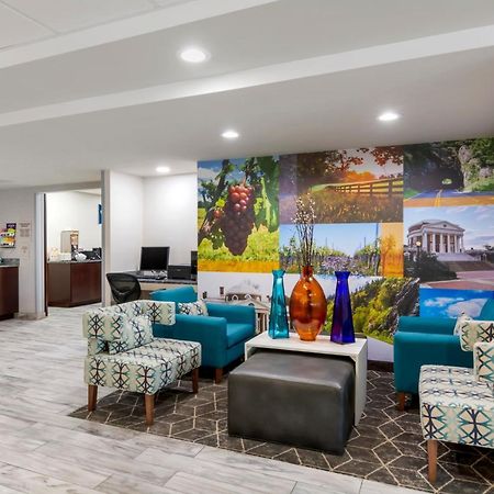 Clarion Pointe Charlottesville Extérieur photo