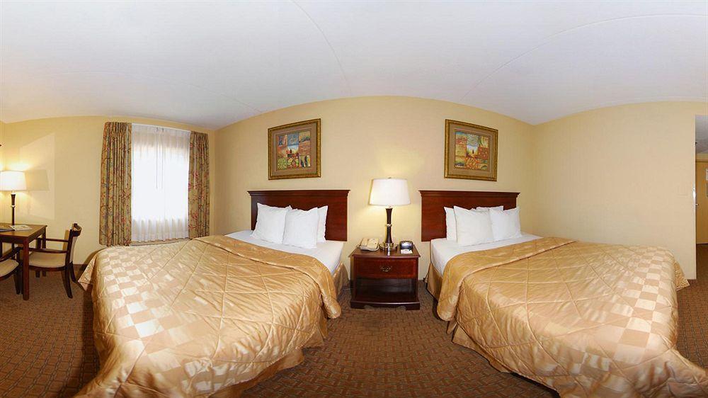Clarion Pointe Charlottesville Extérieur photo